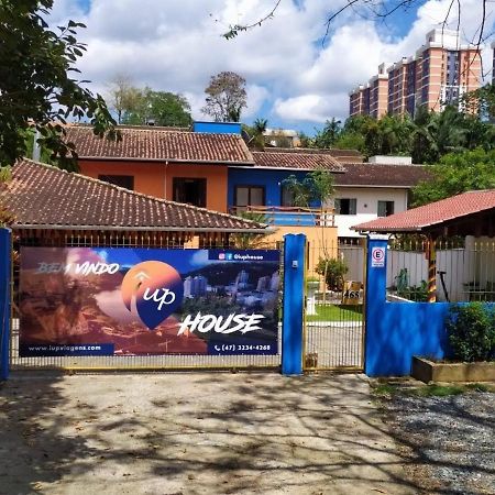iUP HOUSE Hostel Blumenau Exterior foto